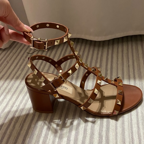 Size 34–US 4/4.5 Valentino Garavani Rockstud Ankle Strap Sandals 60MM Brown - Picture 5 of 14